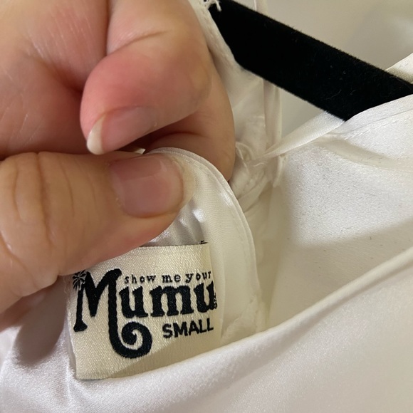 Show me your mumu godshaw goddess satin maxi - Picture 7 of 8